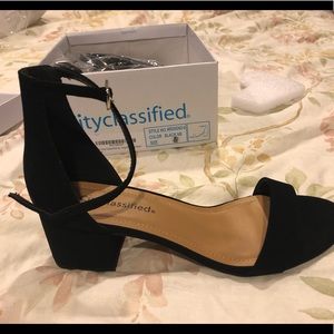 Black chunky heel sandal